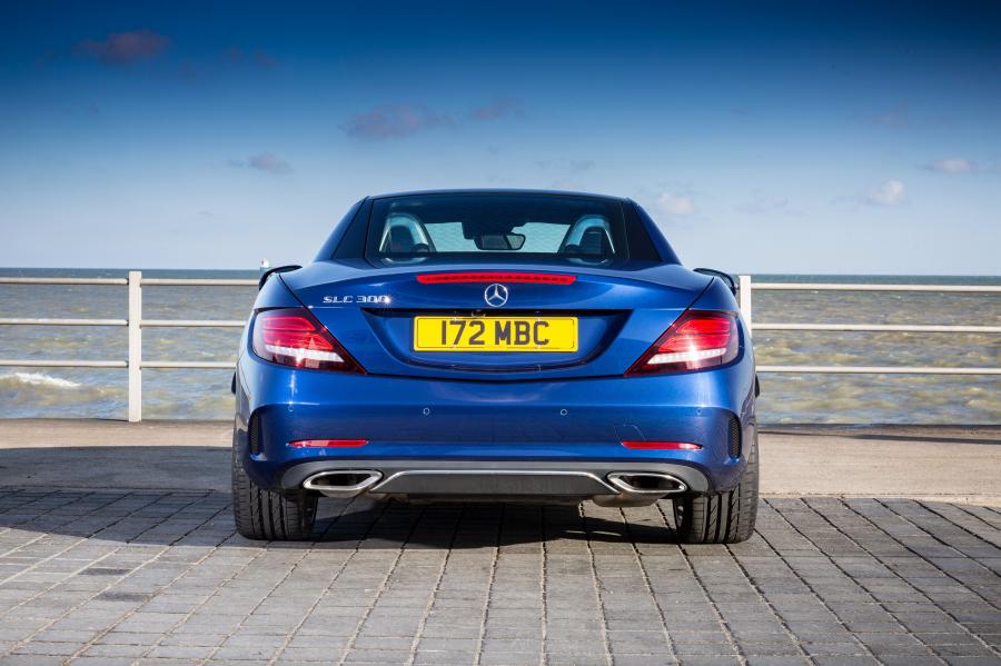  Mercedes-Benz SLC300 AMG Line 2016 года  (UK) (фото 19 из 25)